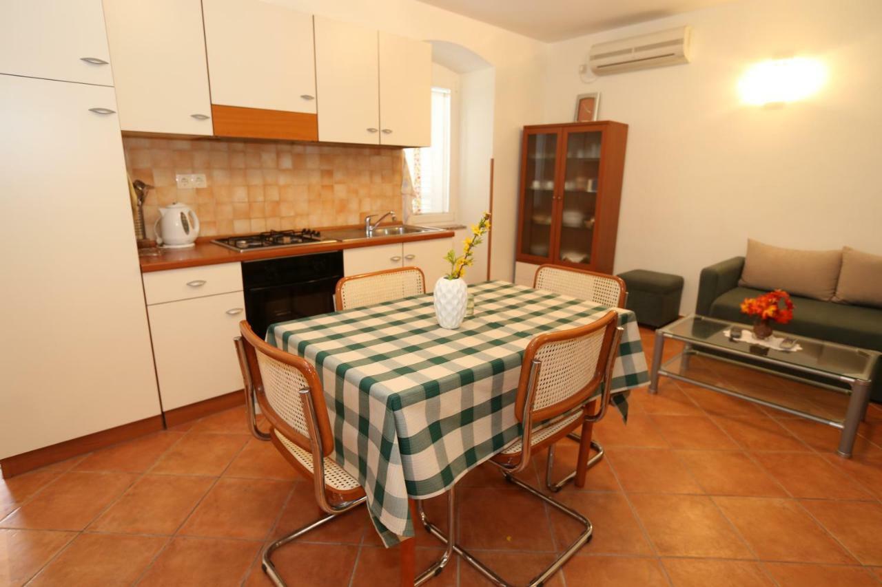 Apartment By The Sea Baska  Exterior photo